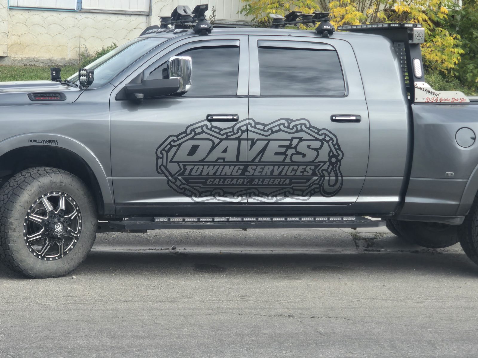 Dave's Towing: Ram Dually Trailer Hauler for 5th Wheel and Bumper Pull Towing in Calgary